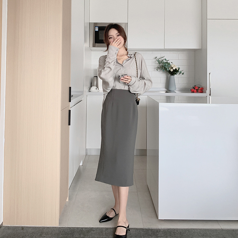 Elegant Solid Color Slim-Fit Skirt