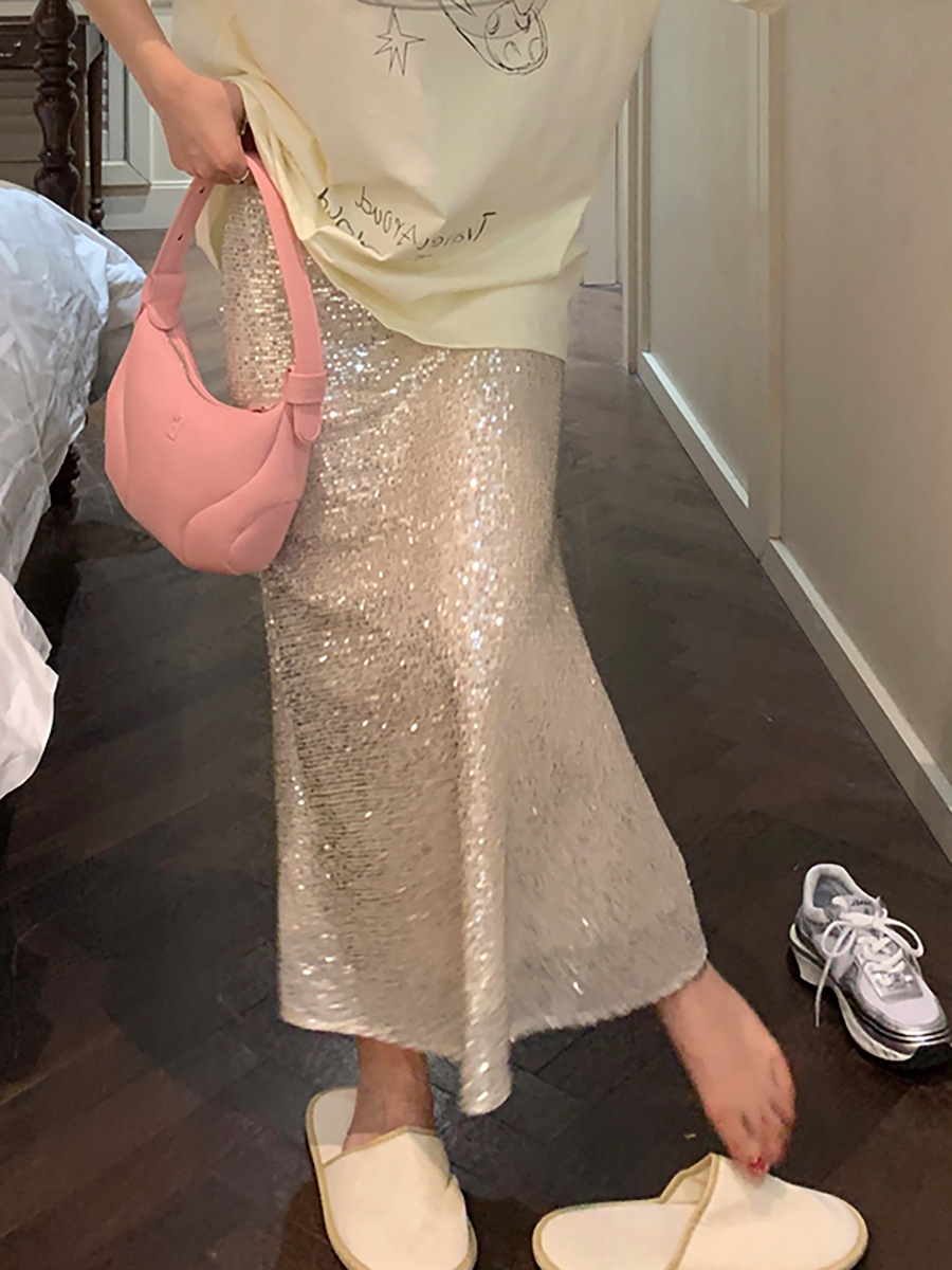 Elegant Sequined Maxi Skirt - Versatile Sparkling Hemline