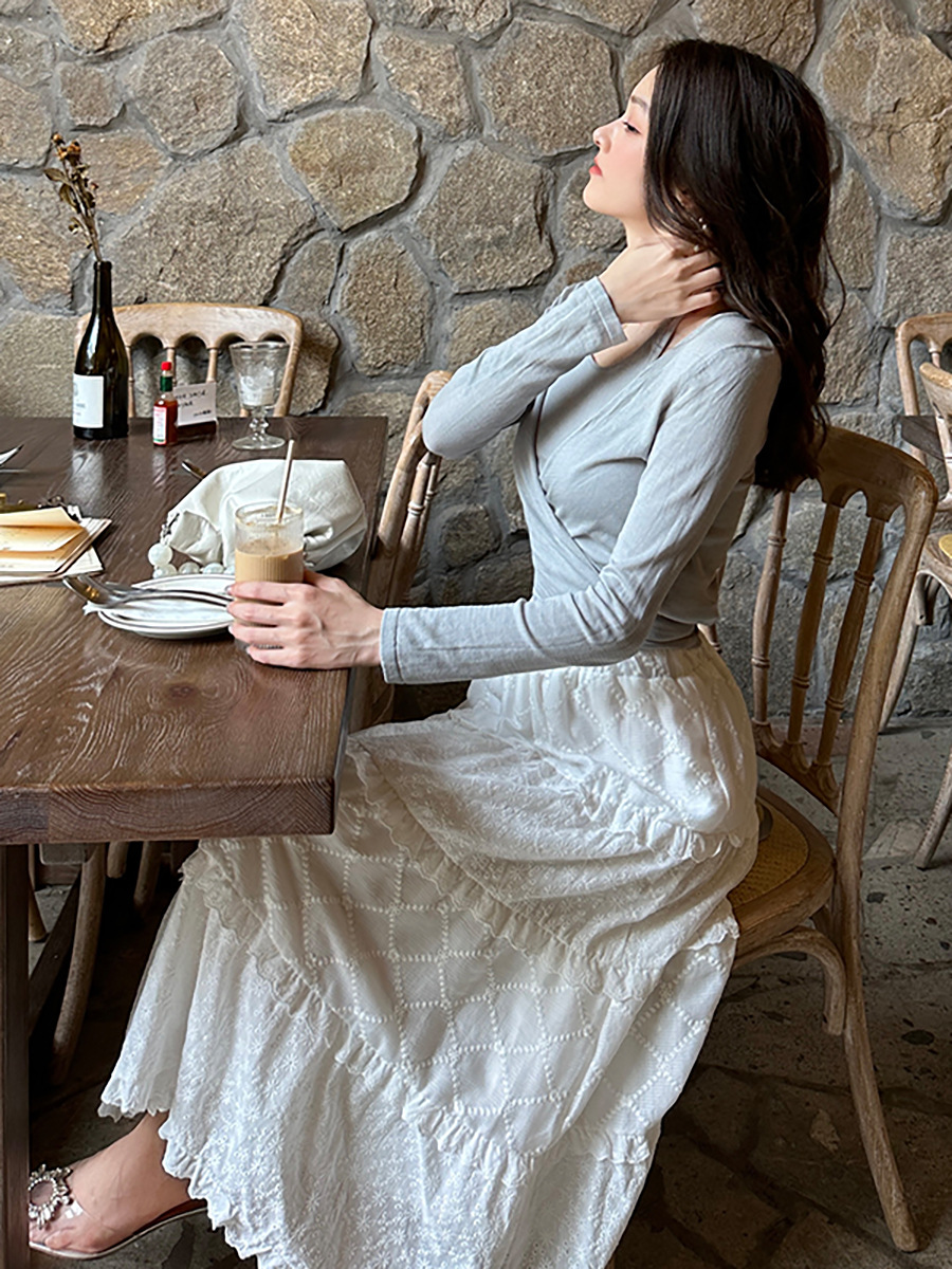 Elegant White Tiered Ruffle Skirt - Versatile & Feminine
