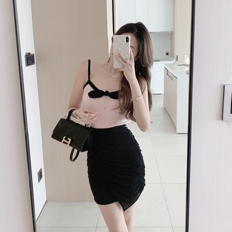 Black Textured Asymmetrical Hem Skirt 02