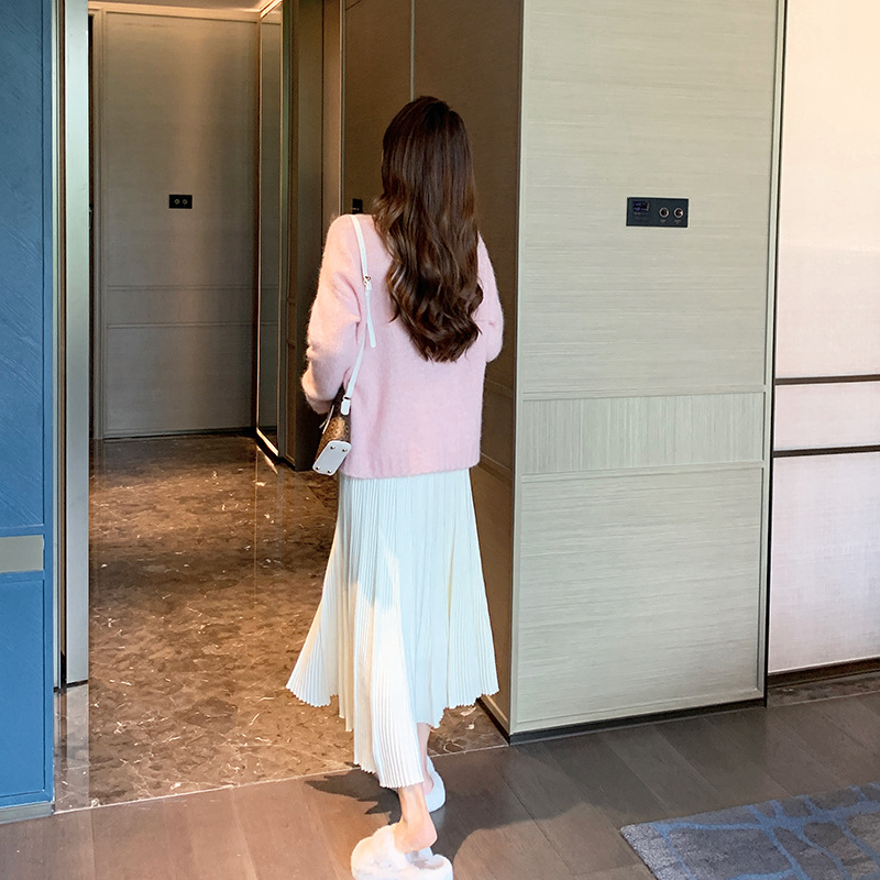 Elegant Pleated Midi Skirt - Versatile White Style