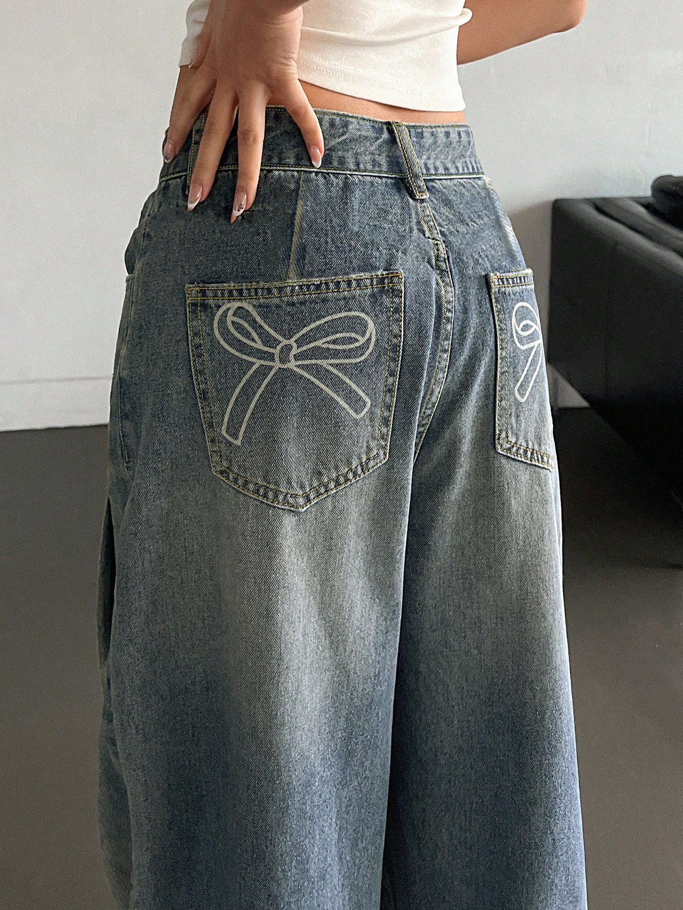 Bow Print Wide Leg Jeans - Stylish and Flattering Denim for Women