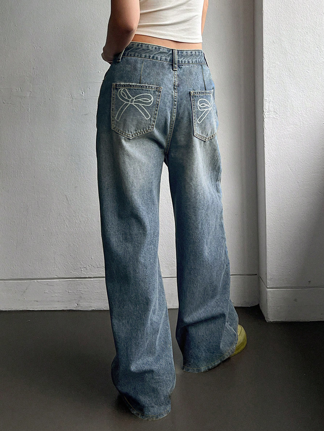 Bow Print Wide Leg Jeans - Stylish and Flattering Denim for Women