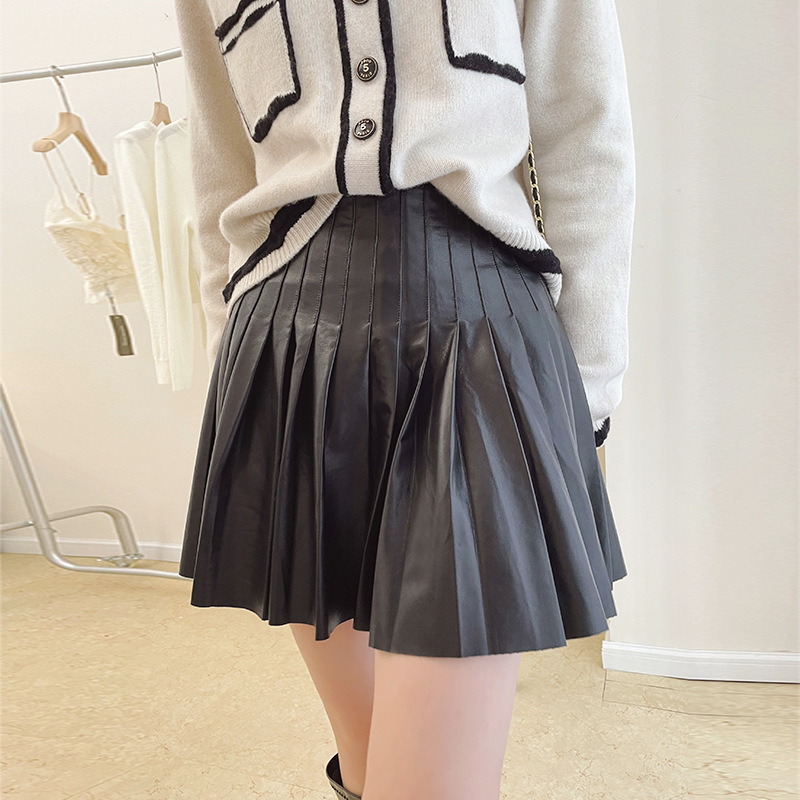 Black Pleated Leather Skirt - Versatile Style 02