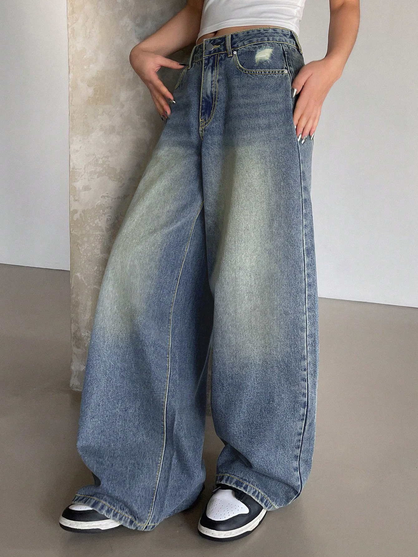 Office - Friendly Wide Leg Jeans - Loose and Slimming Chic Straight Leg Pants 01