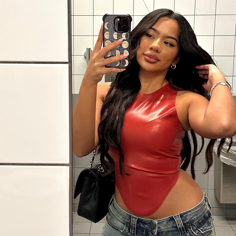 Round Neck Sleeveless Top 